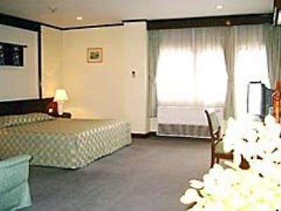 Holiday Mansion Hotel กรุงเทพมหานคร ภายนอก รูปภาพ