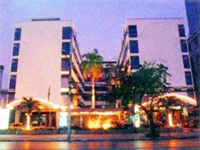 Holiday Mansion Hotel กรุงเทพมหานคร ภายนอก รูปภาพ